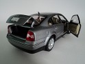 1:18 Welly Volkswagen Passat 2000 Grey Metallic. Uploaded by Francisco